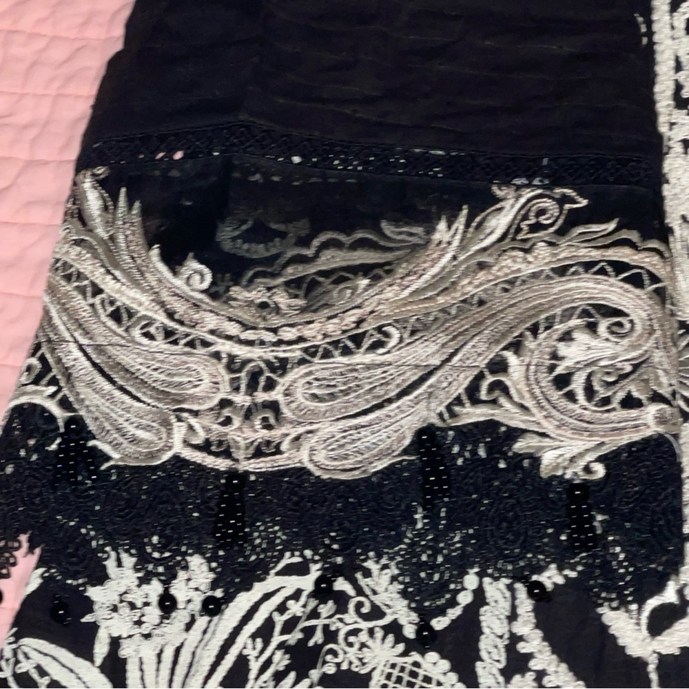 Pakistani Designer Sana Safinaz Black and beige Embroidered Outfit - Picture 12 of 15